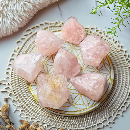 Rose Quartz (raw stone) 50g